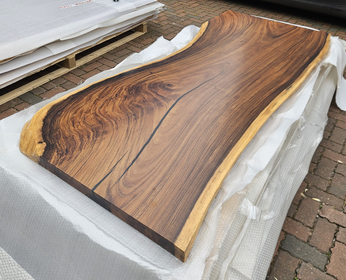 Table number 48 (250x97cm)