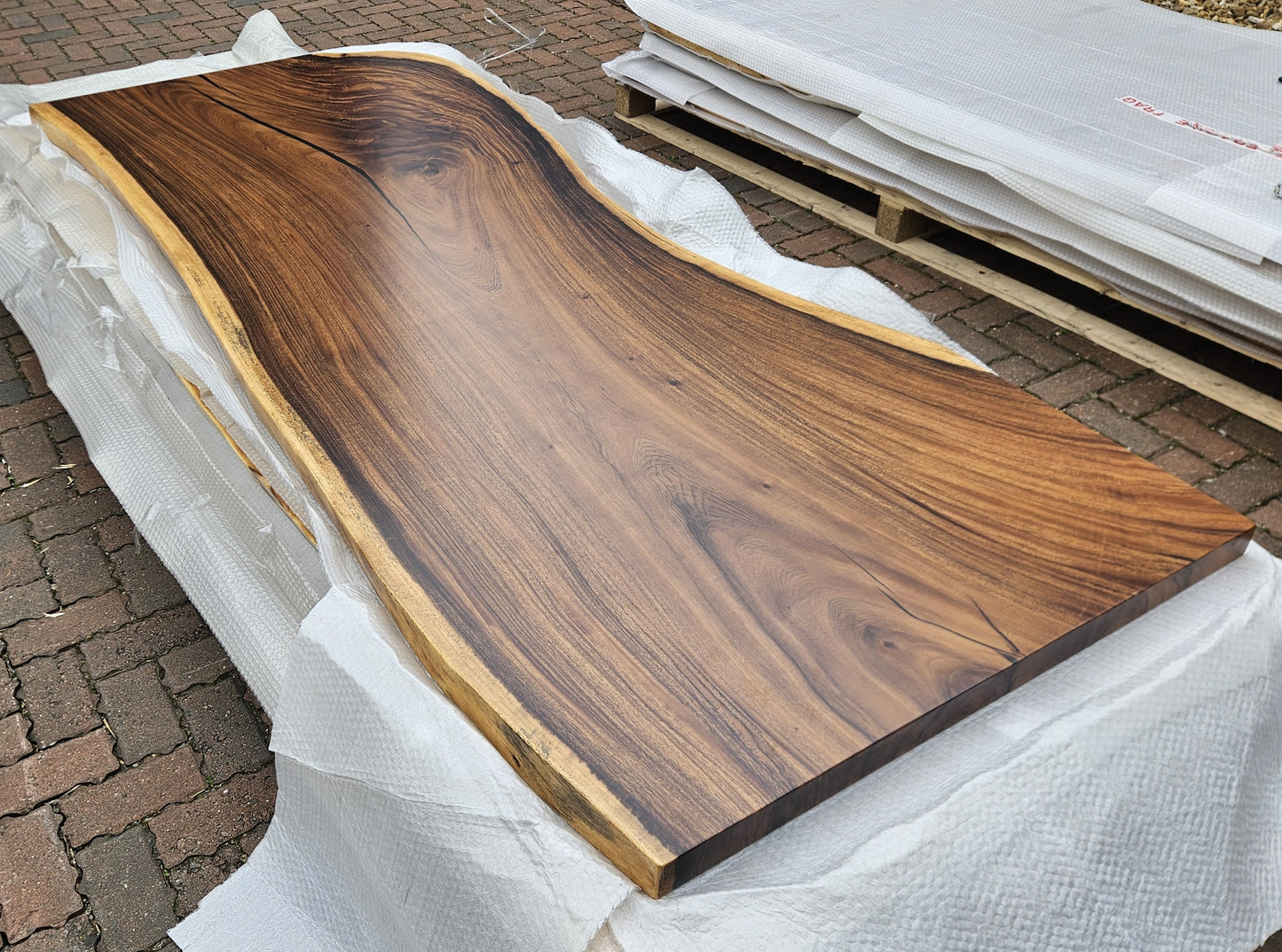 Table number 48 (250x97cm)