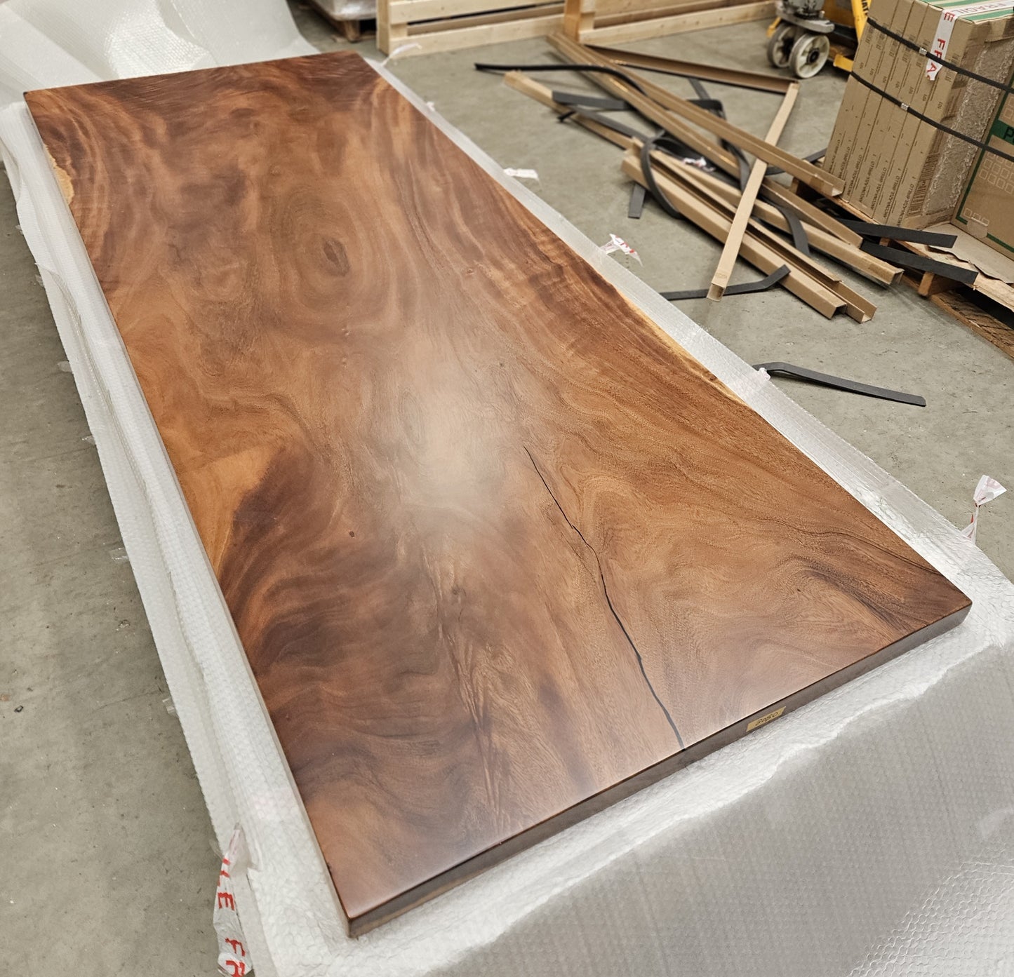 Table number 4 (250x100cm)