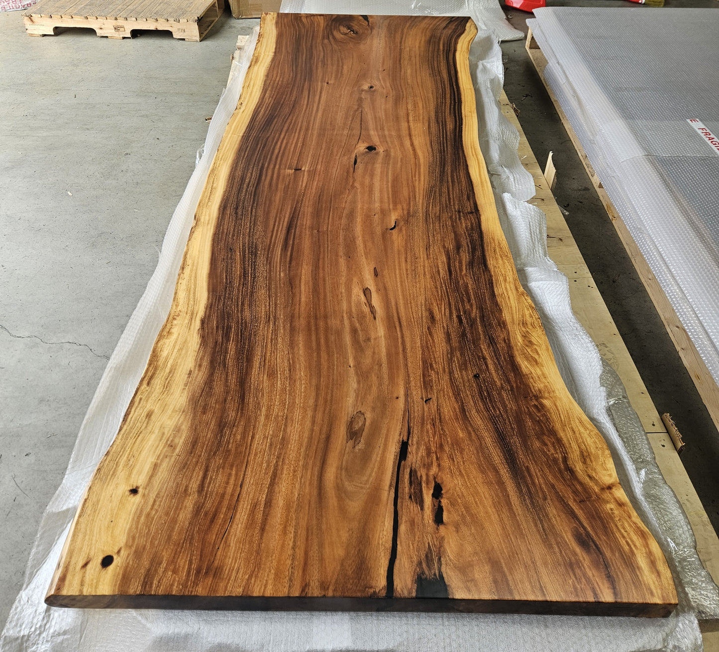Table number 51 (271x102cm)