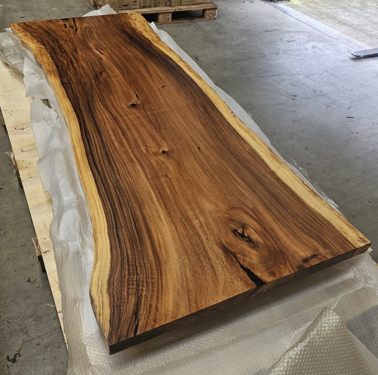 Table number 51 (271x102cm)