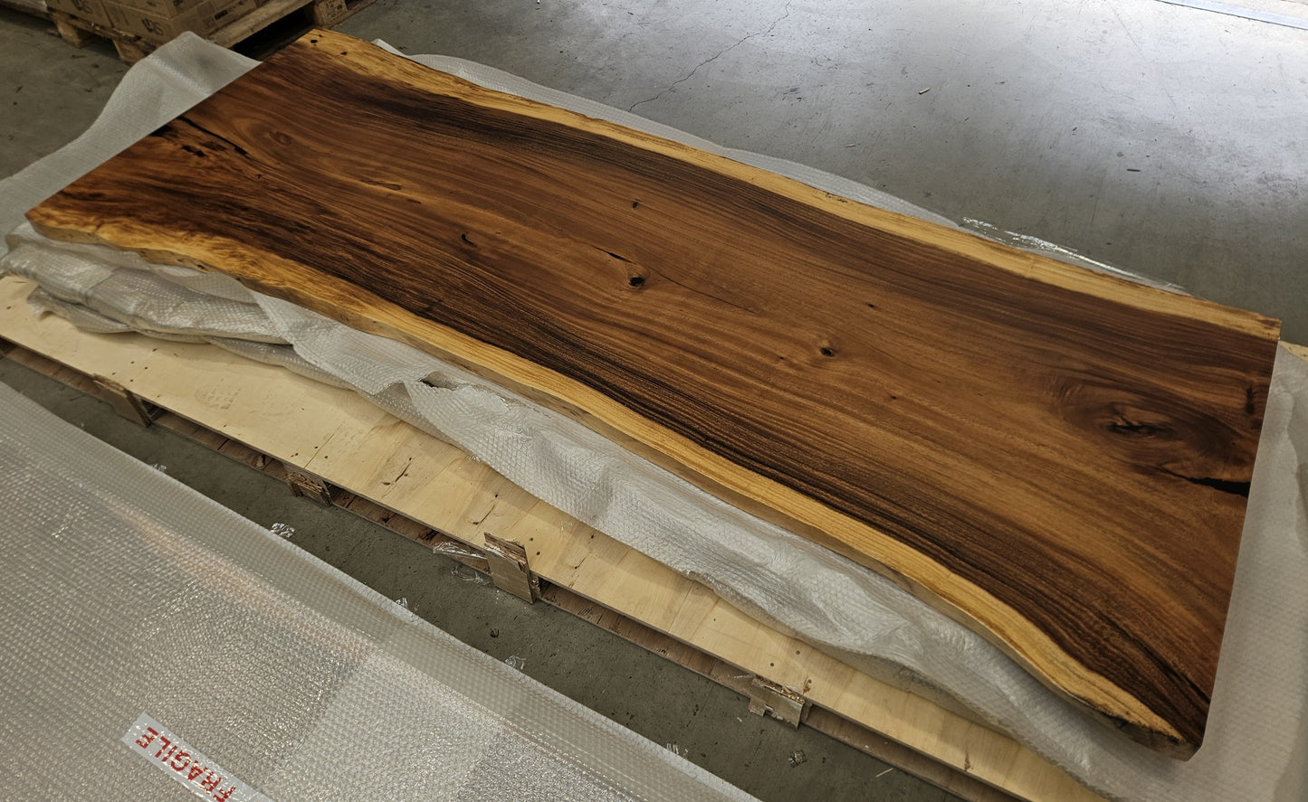 Table number 51 (271x102cm)