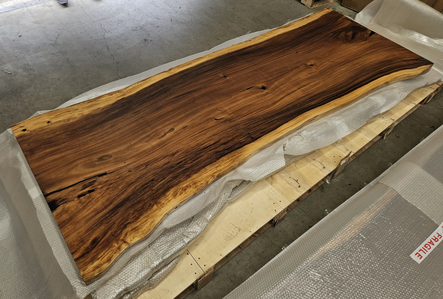 Table number 51 (271x102cm)