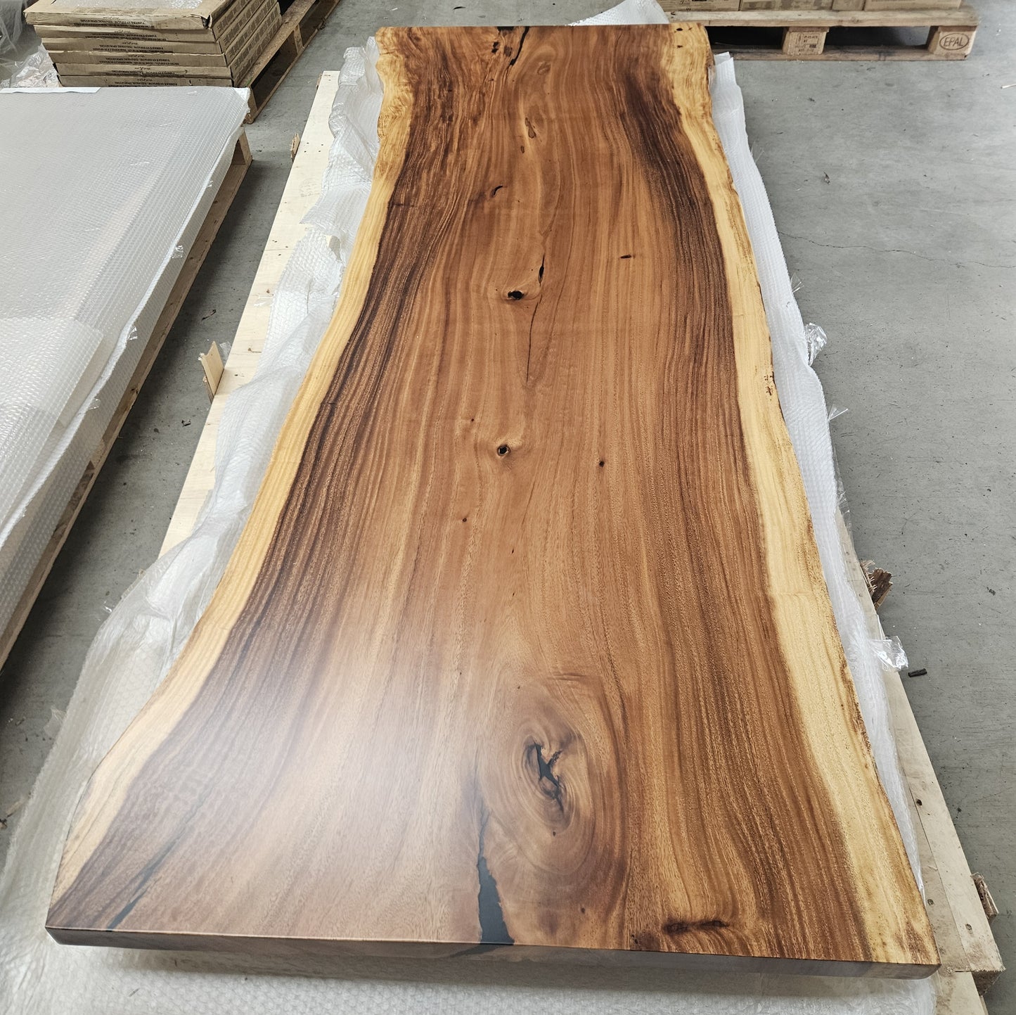 Table number 51 (271x102cm)