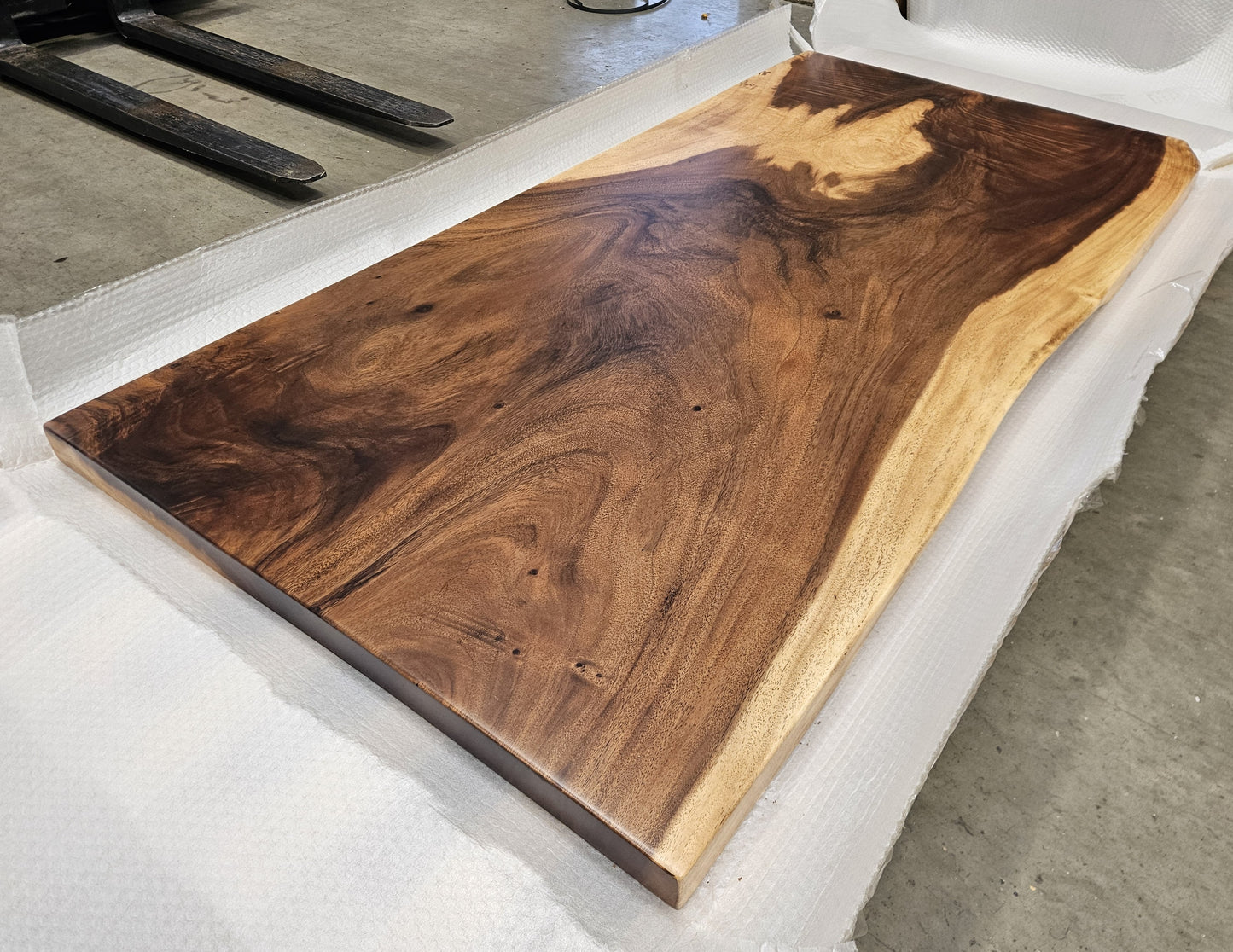 Table number 5 (180x86cm)