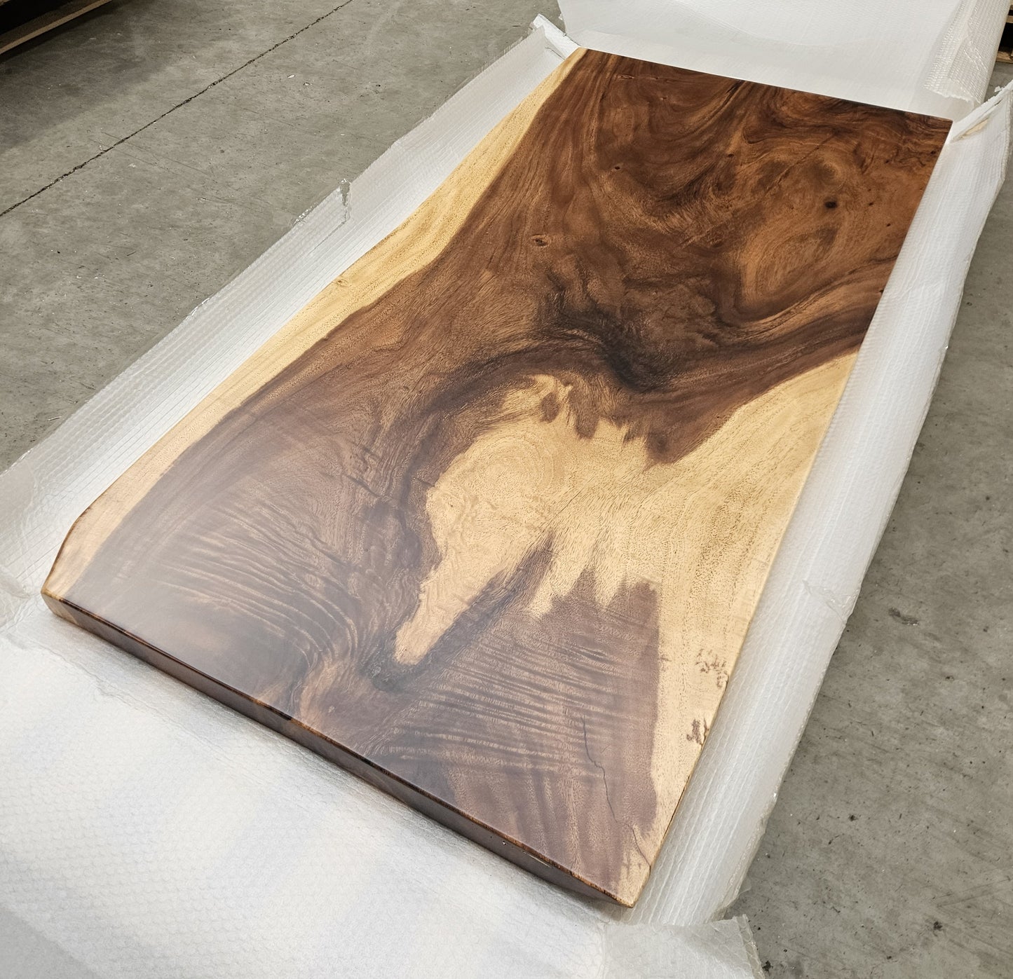 Table number 5 (180x86cm)