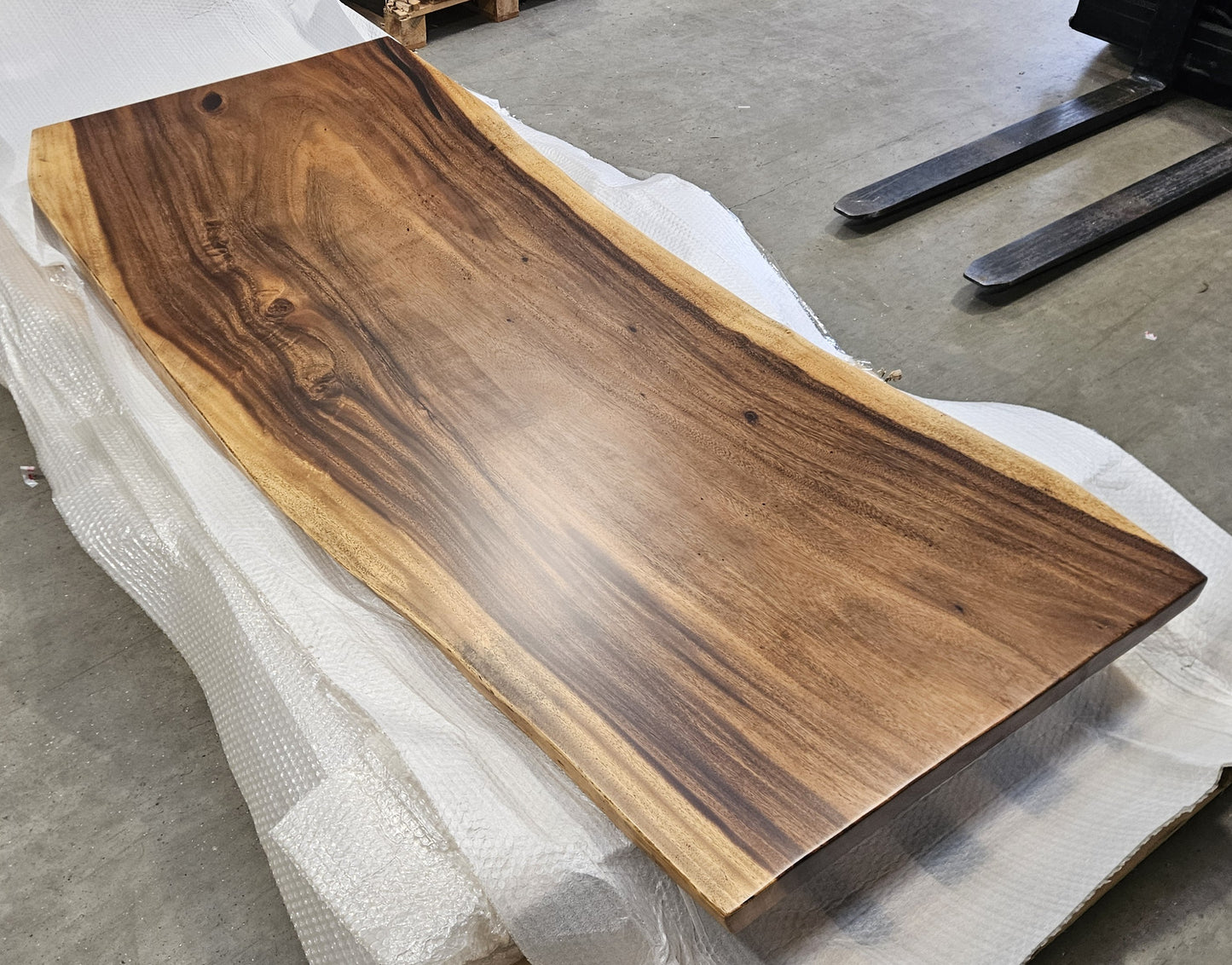 Table number 67 (210x83cm)