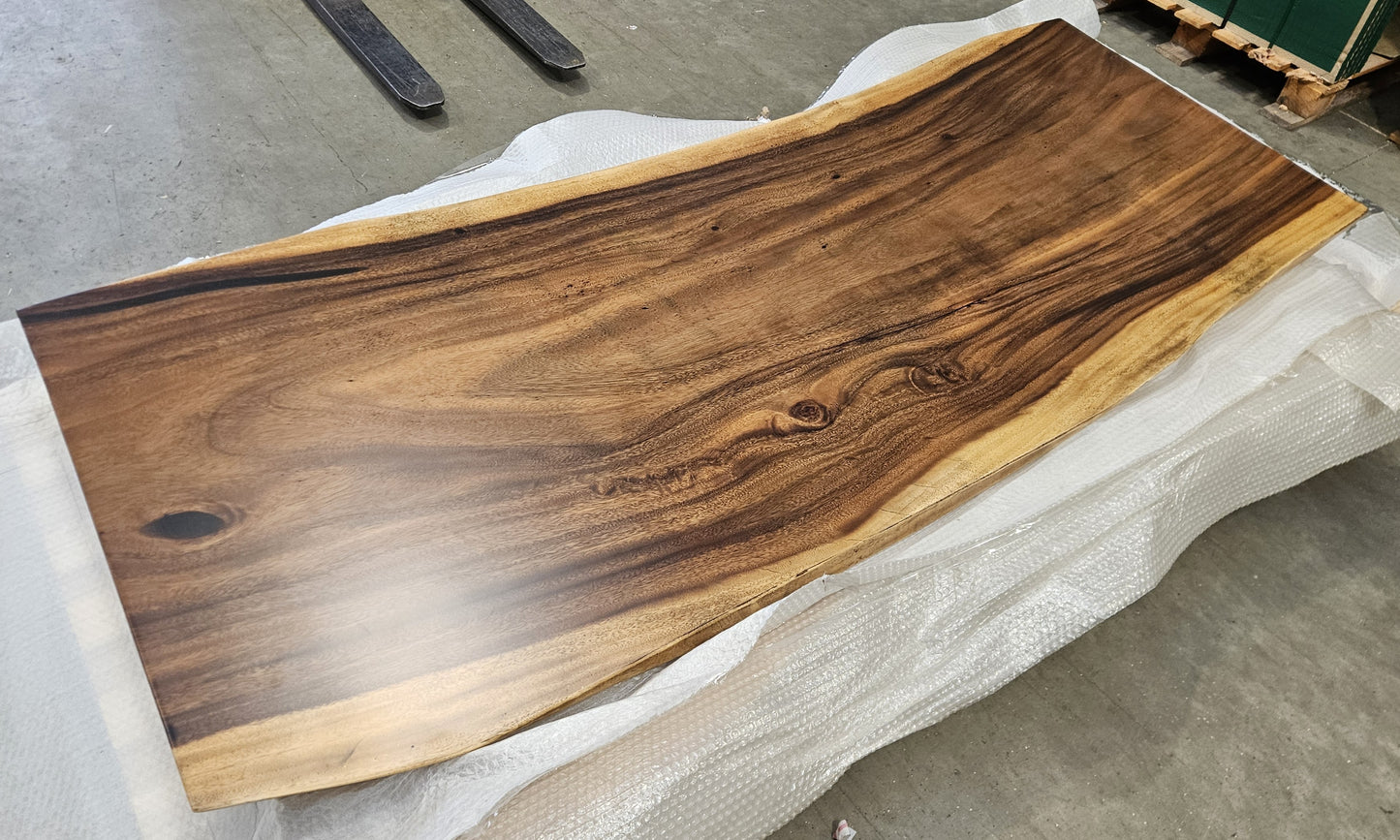Table number 67 (210x83cm)