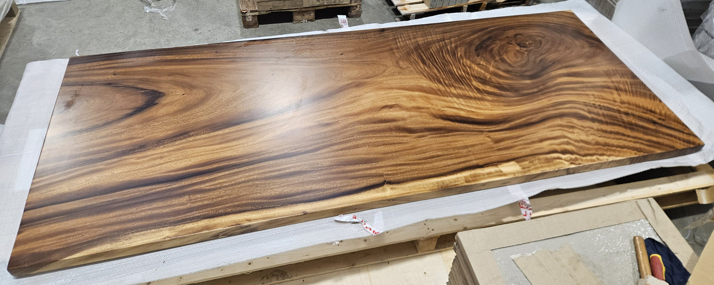 Table number 7 (261x103cm)