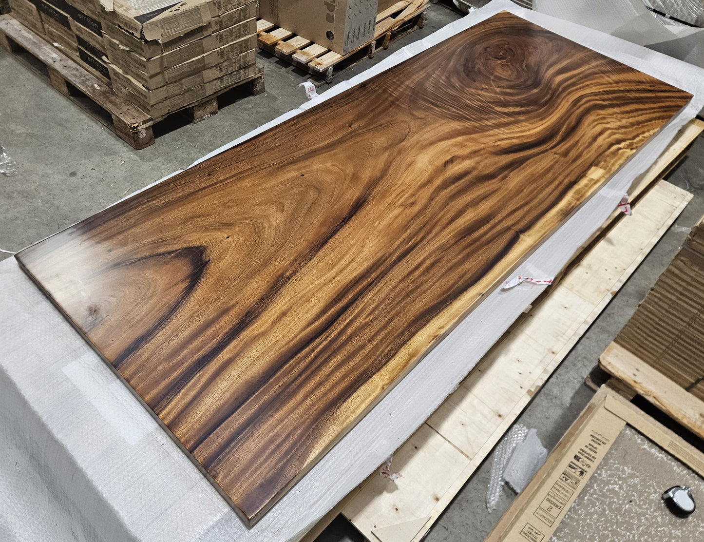 Table number 7 (261x103cm)