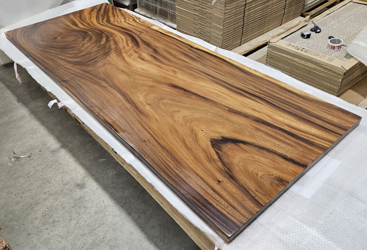 Table number 7 (261x103cm)