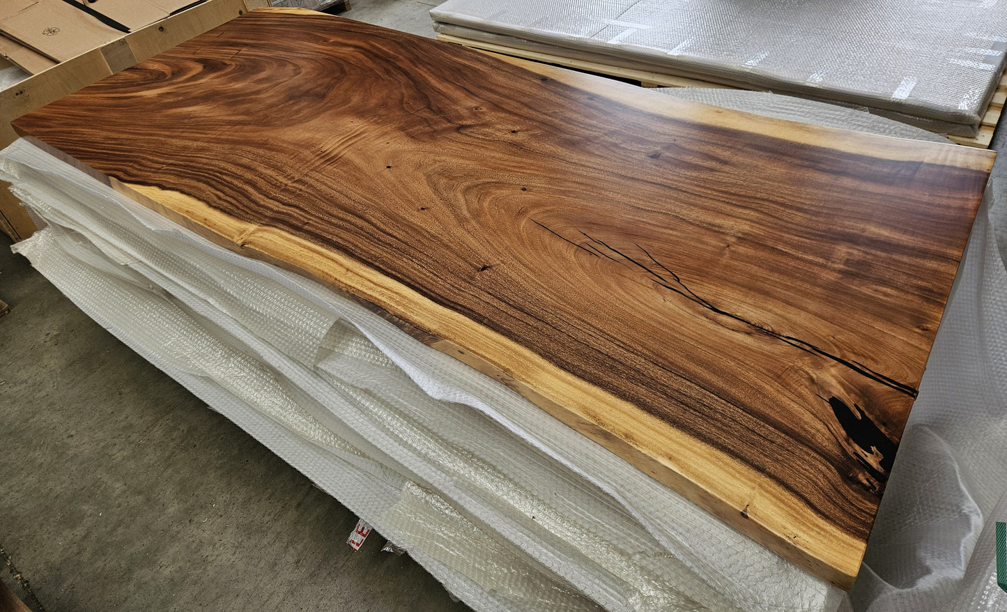 Table number 8 (251x105cm)