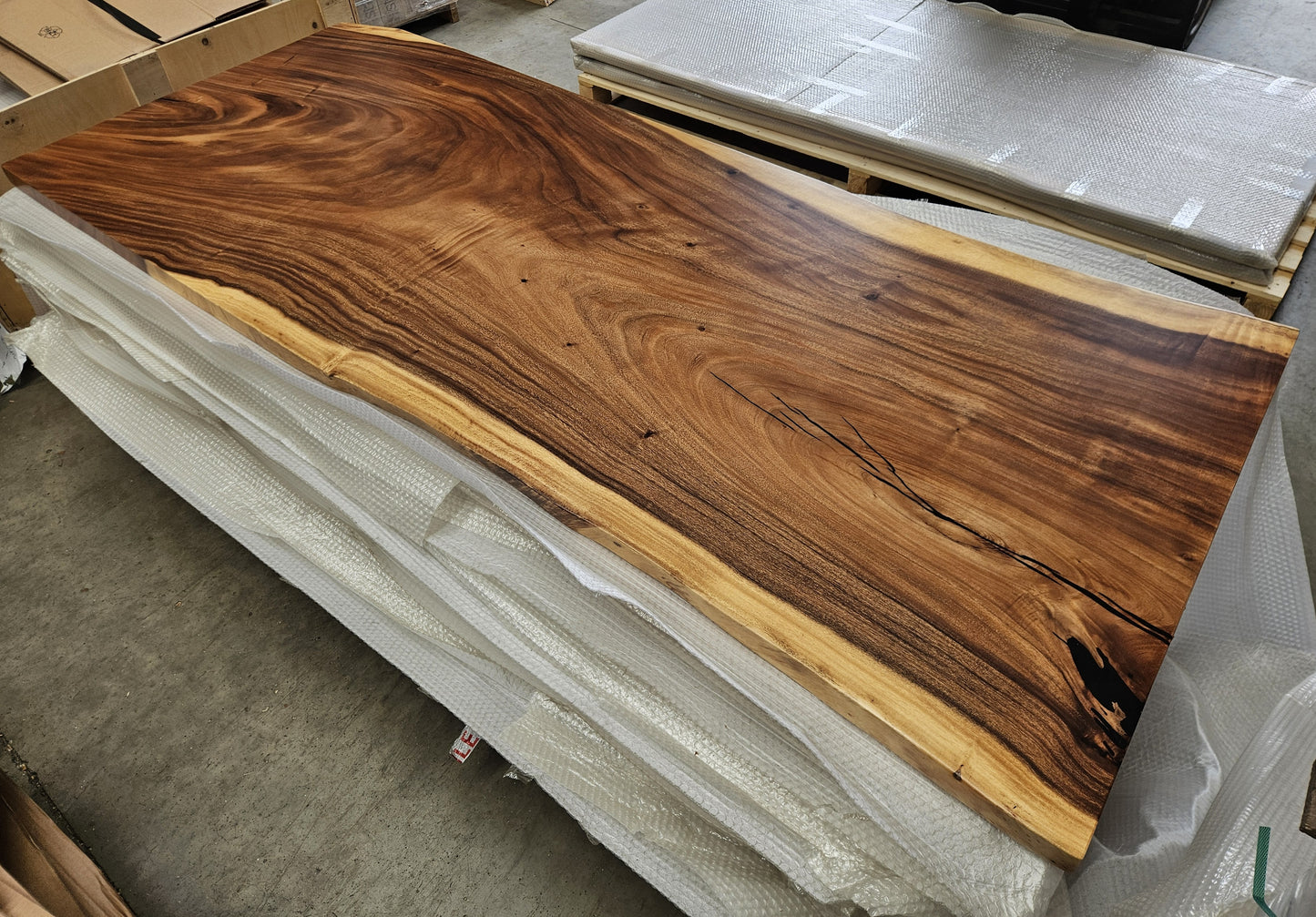 Table number 8 (251x105cm)