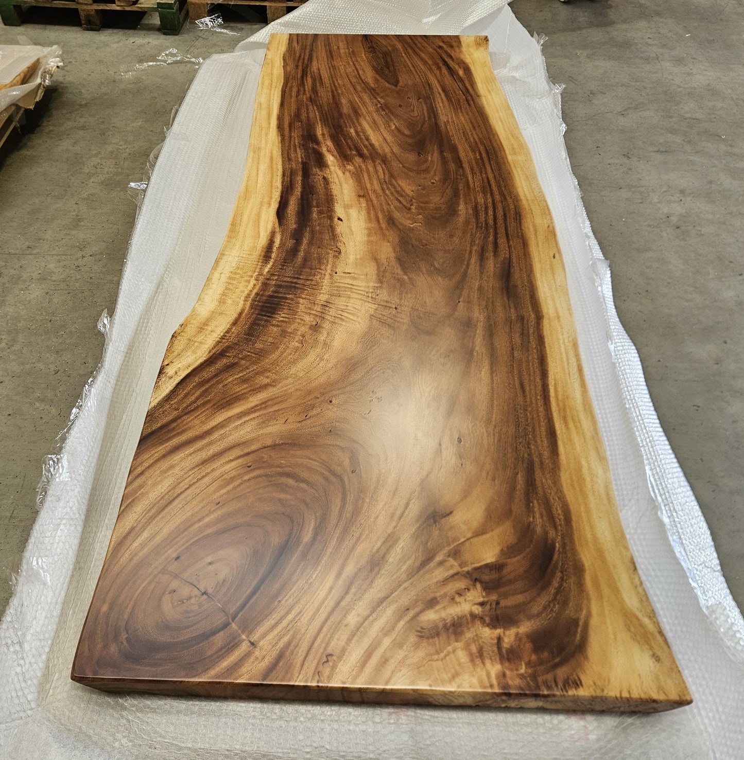 Table number 9 (228x85cm)