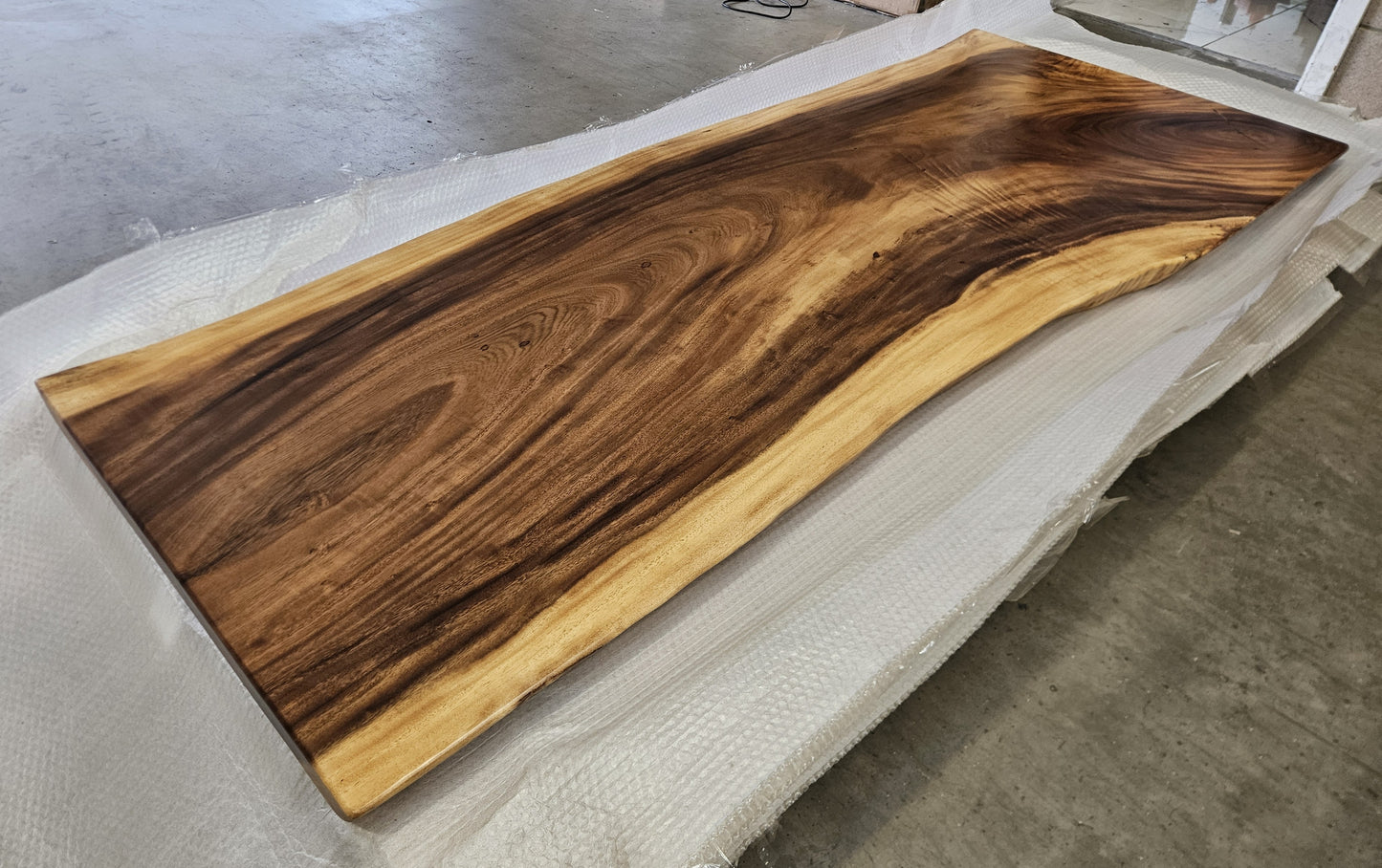 Table number 9 (228x85cm)