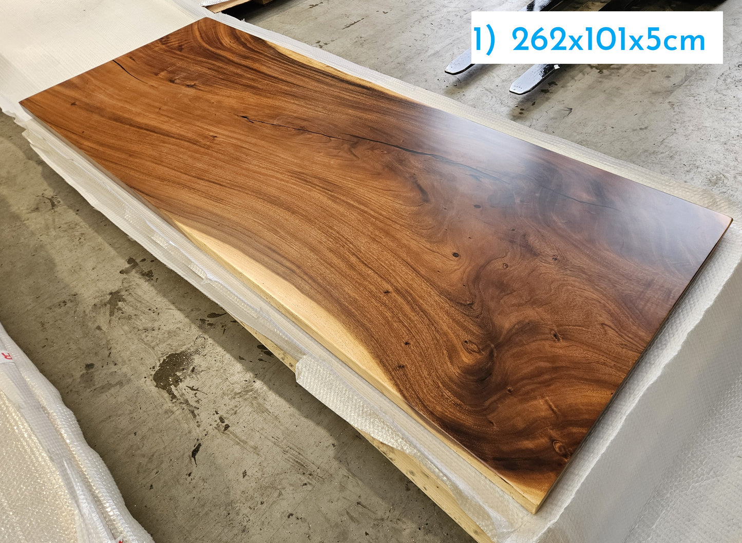 Table number 1 (262x101cm)