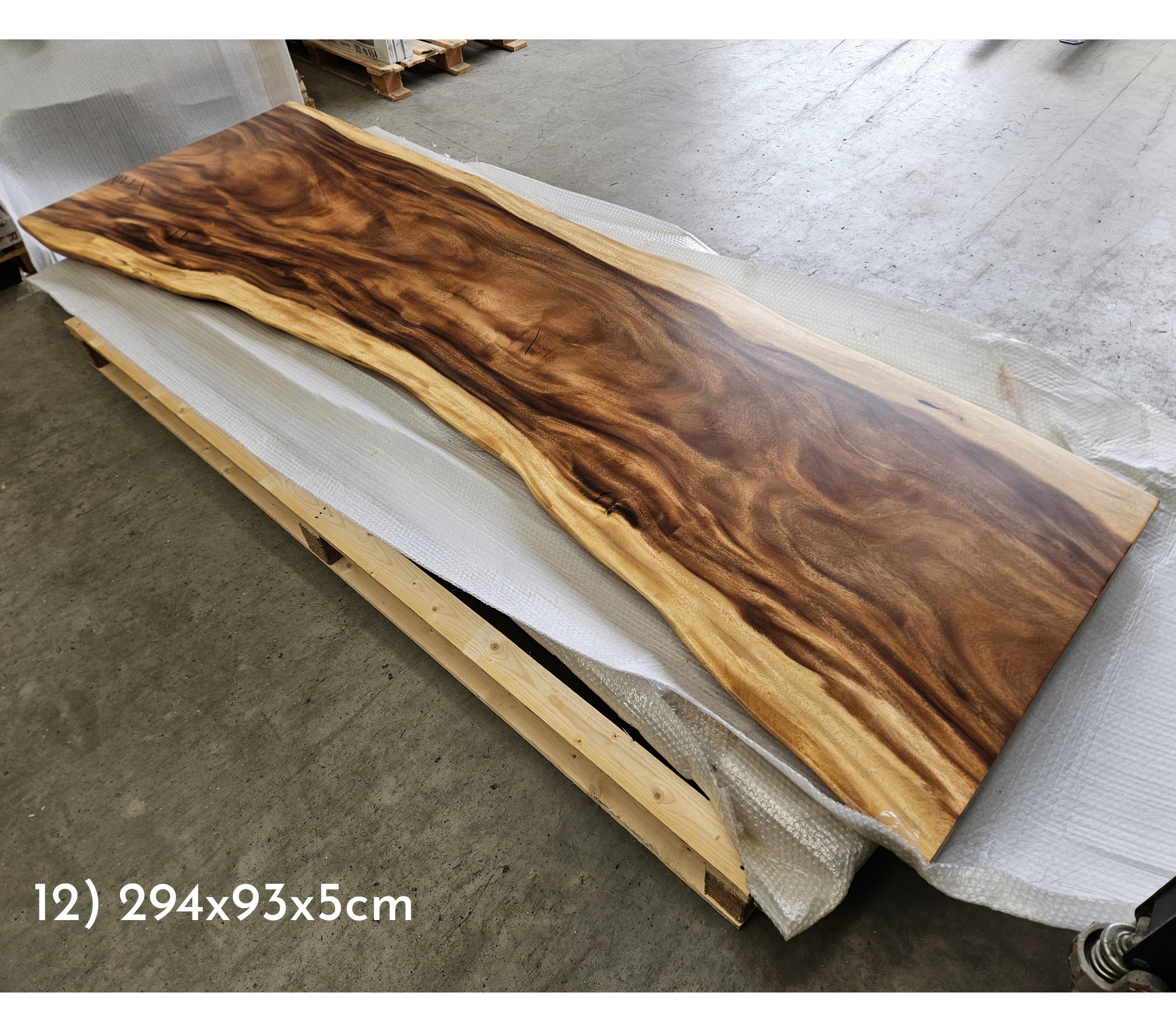 Table number 12 (294x93cm) – Walnut Tables