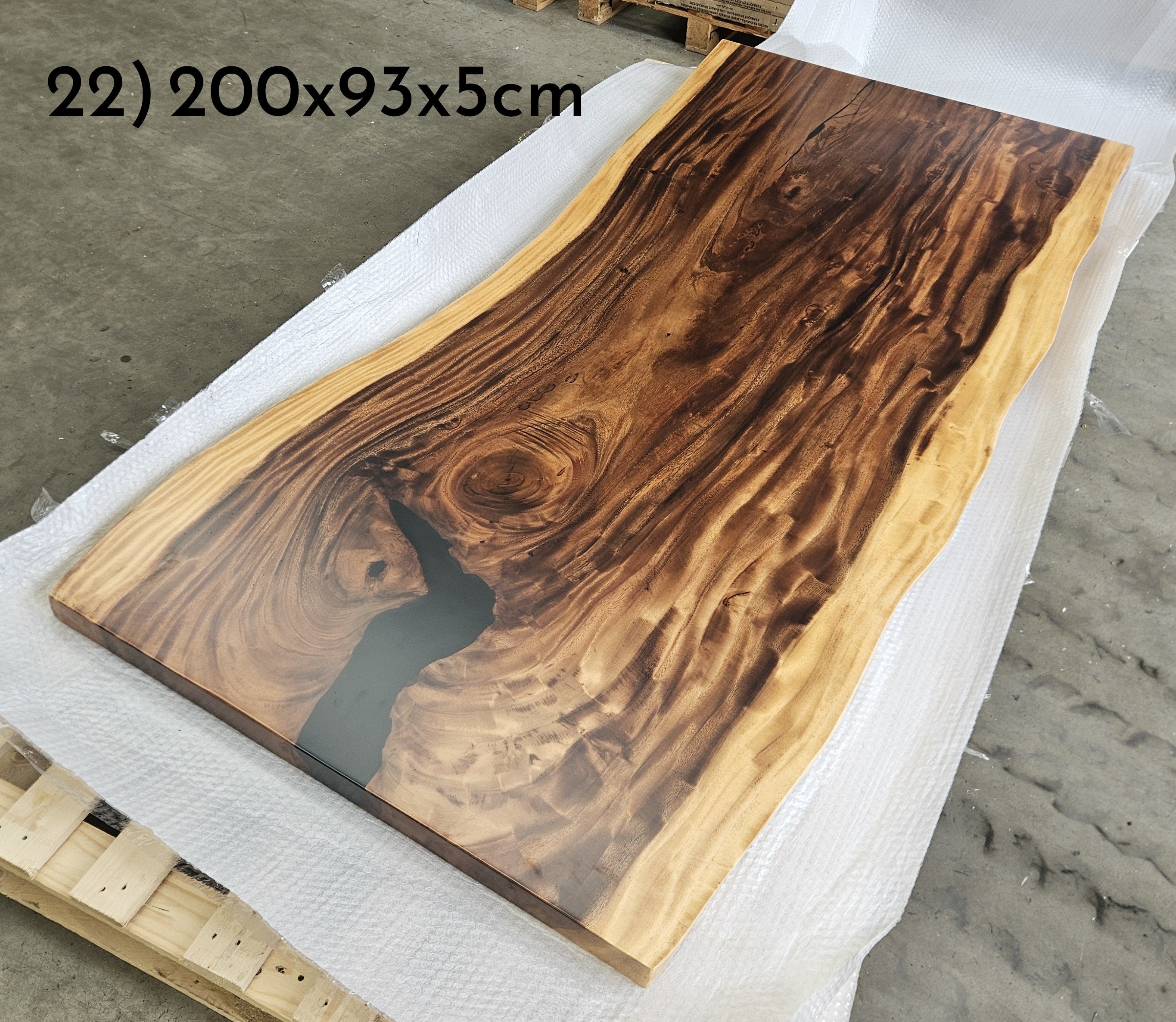 Table number 22 (200x93cm) – Walnut Tables