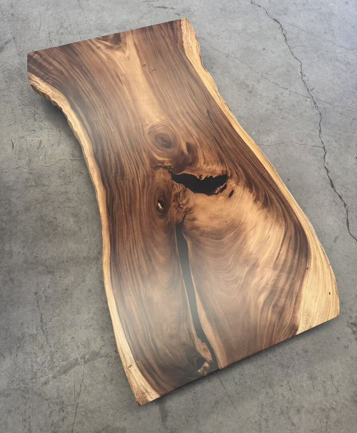 Table number 24 (230x112cm)