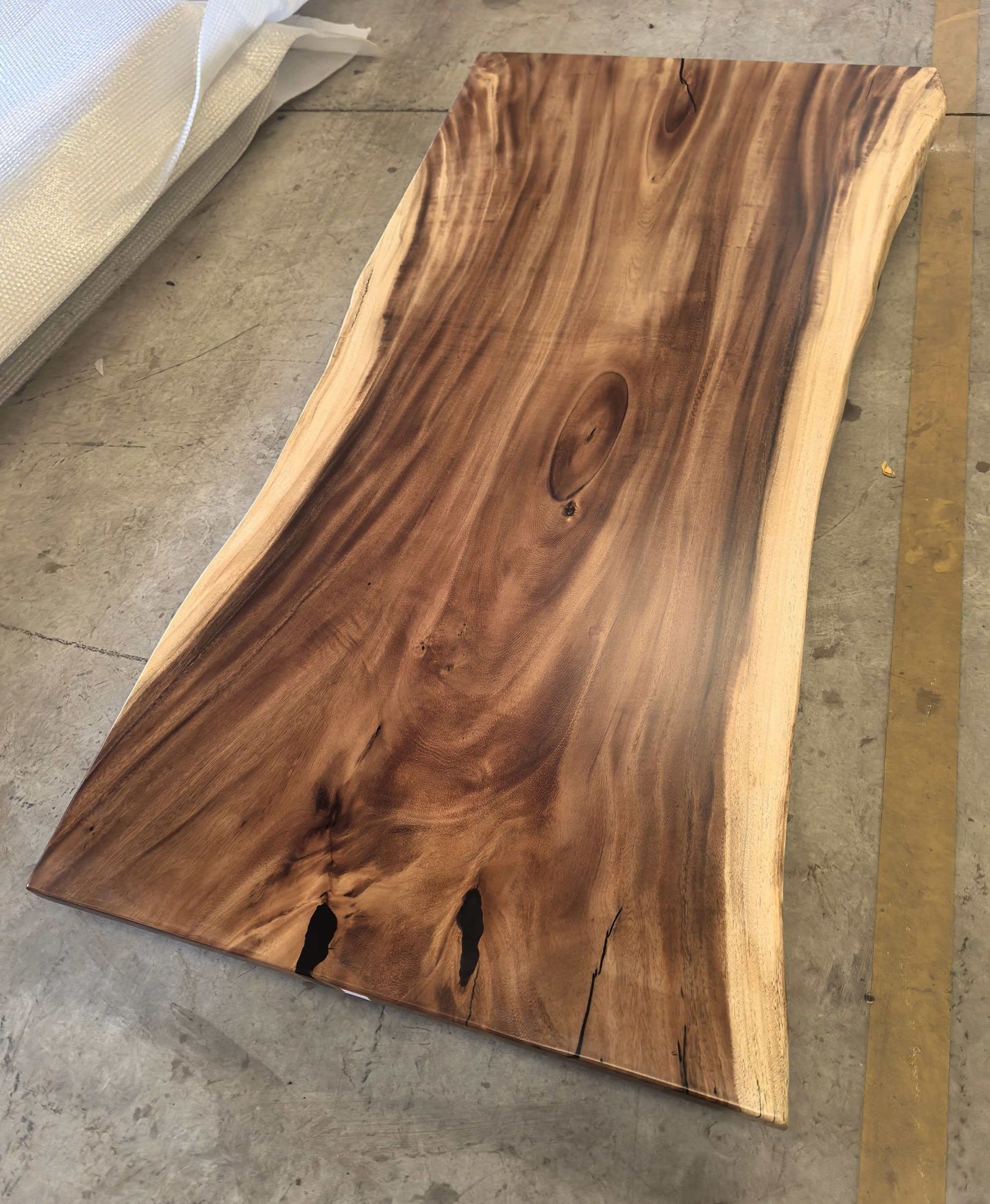Table number 27 (211x103cm)
