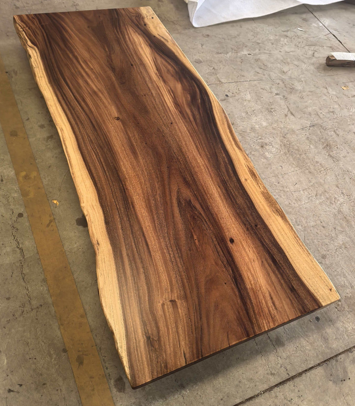 Table number 29 (205x86cm)