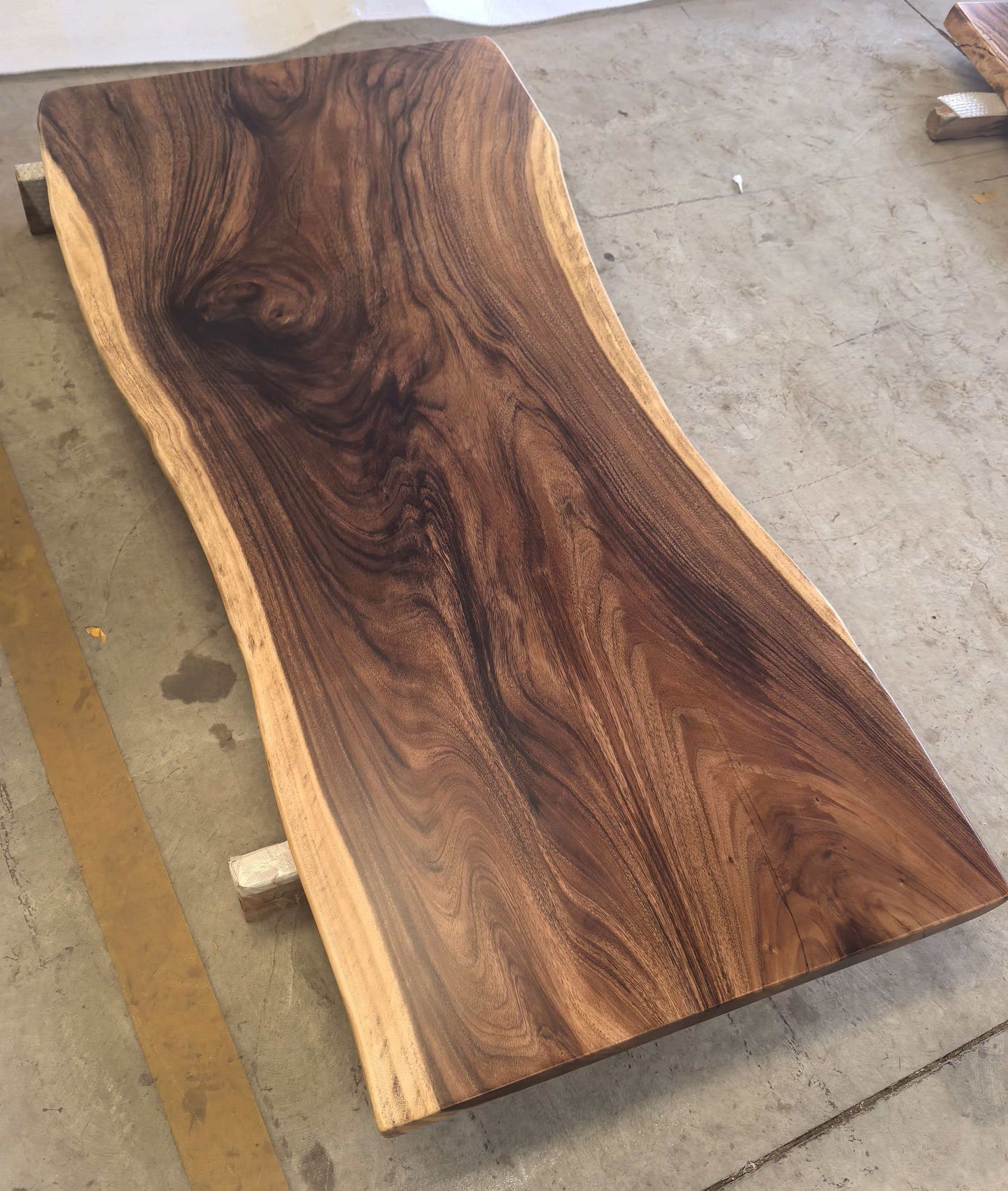 Table number 32 (191x86cm)