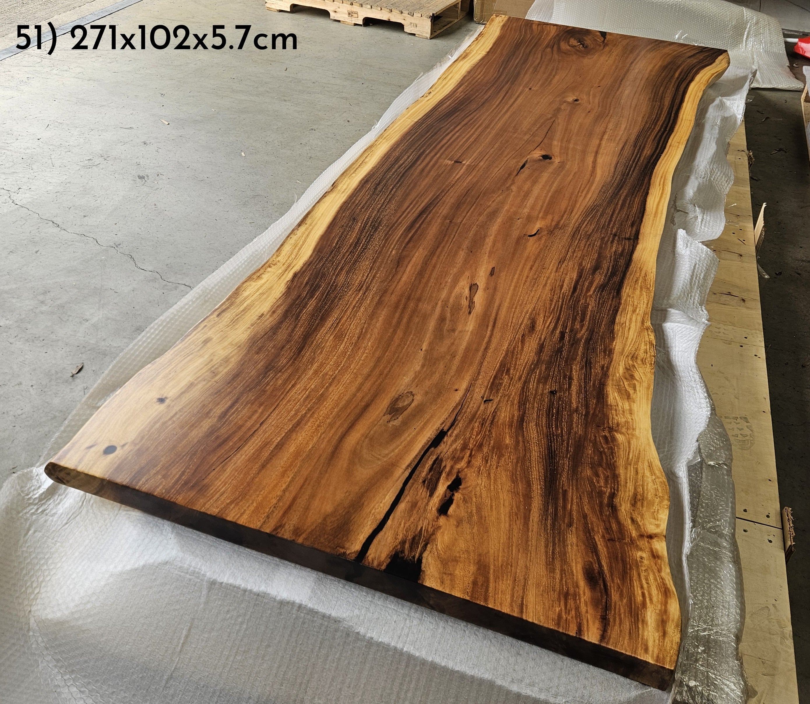 Table number 51 (271x102cm) – Walnut Tables