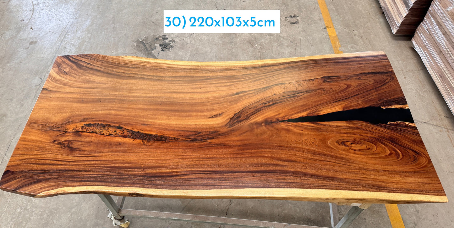 Table number 30 (220x103cm)