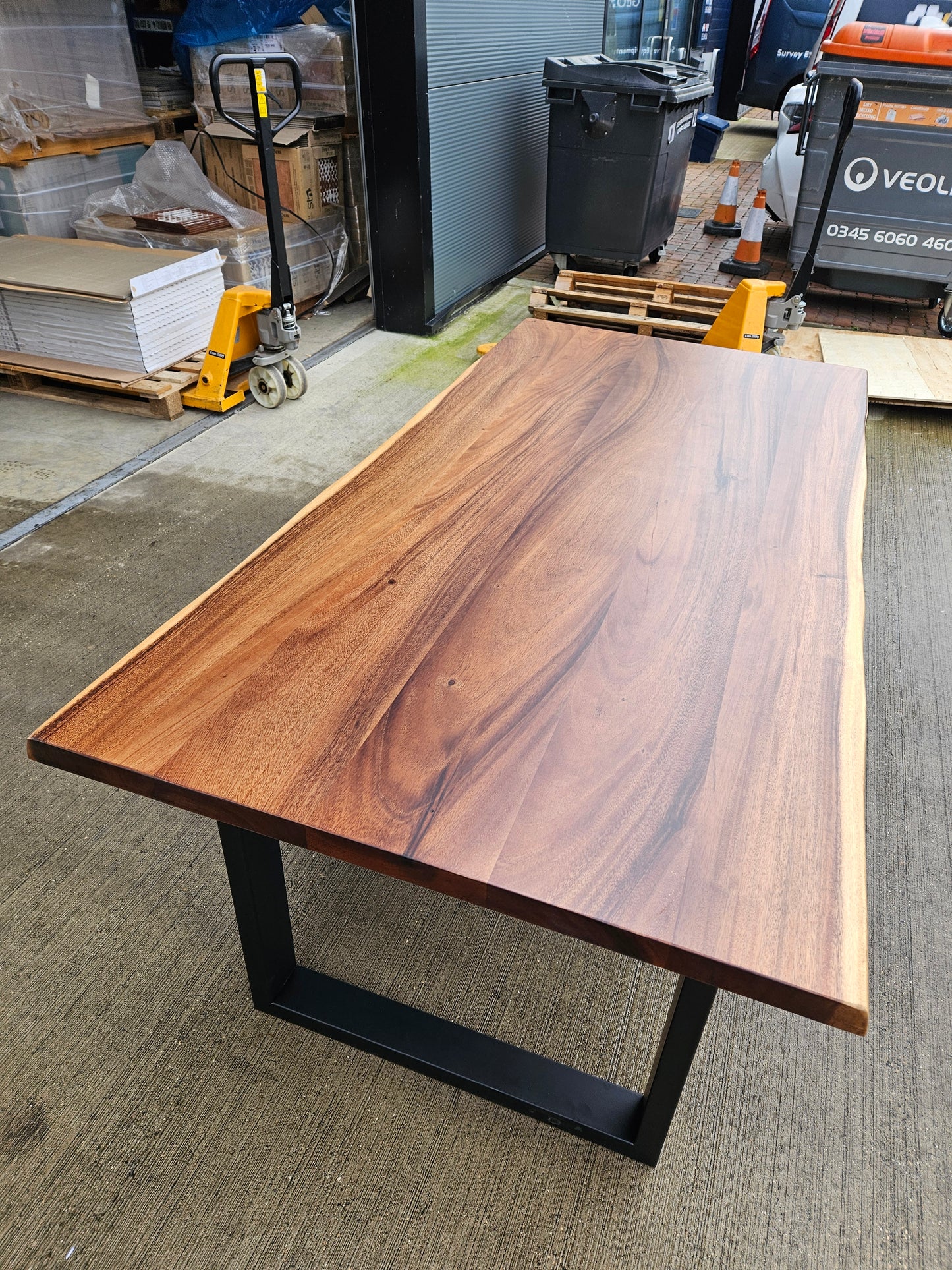 Plank Walnut Table 180x90cm