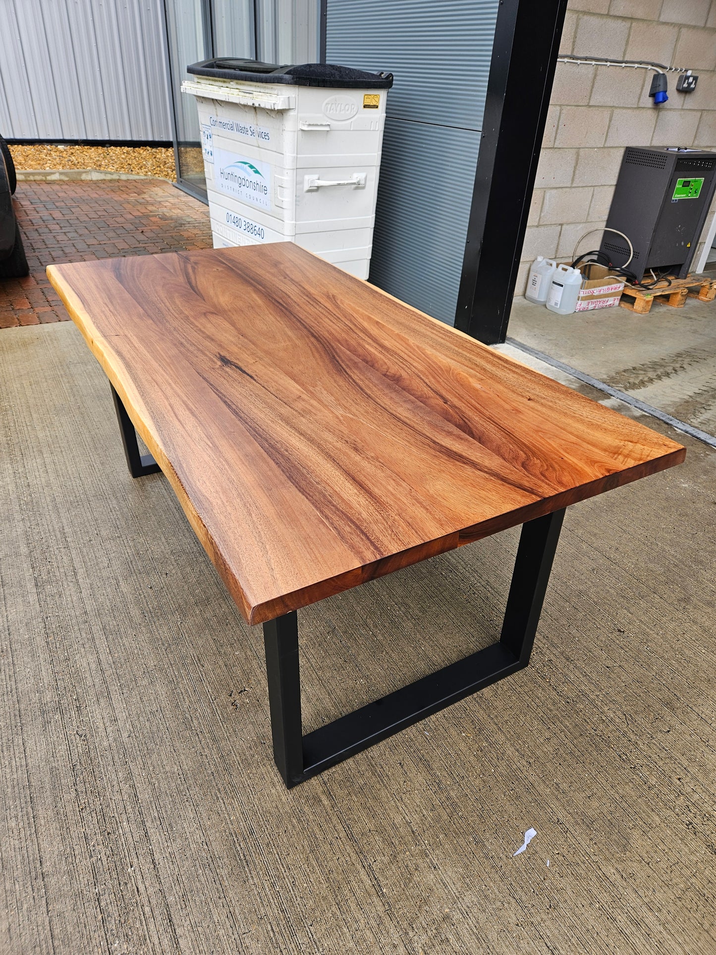 Plank Walnut Table 180x90cm