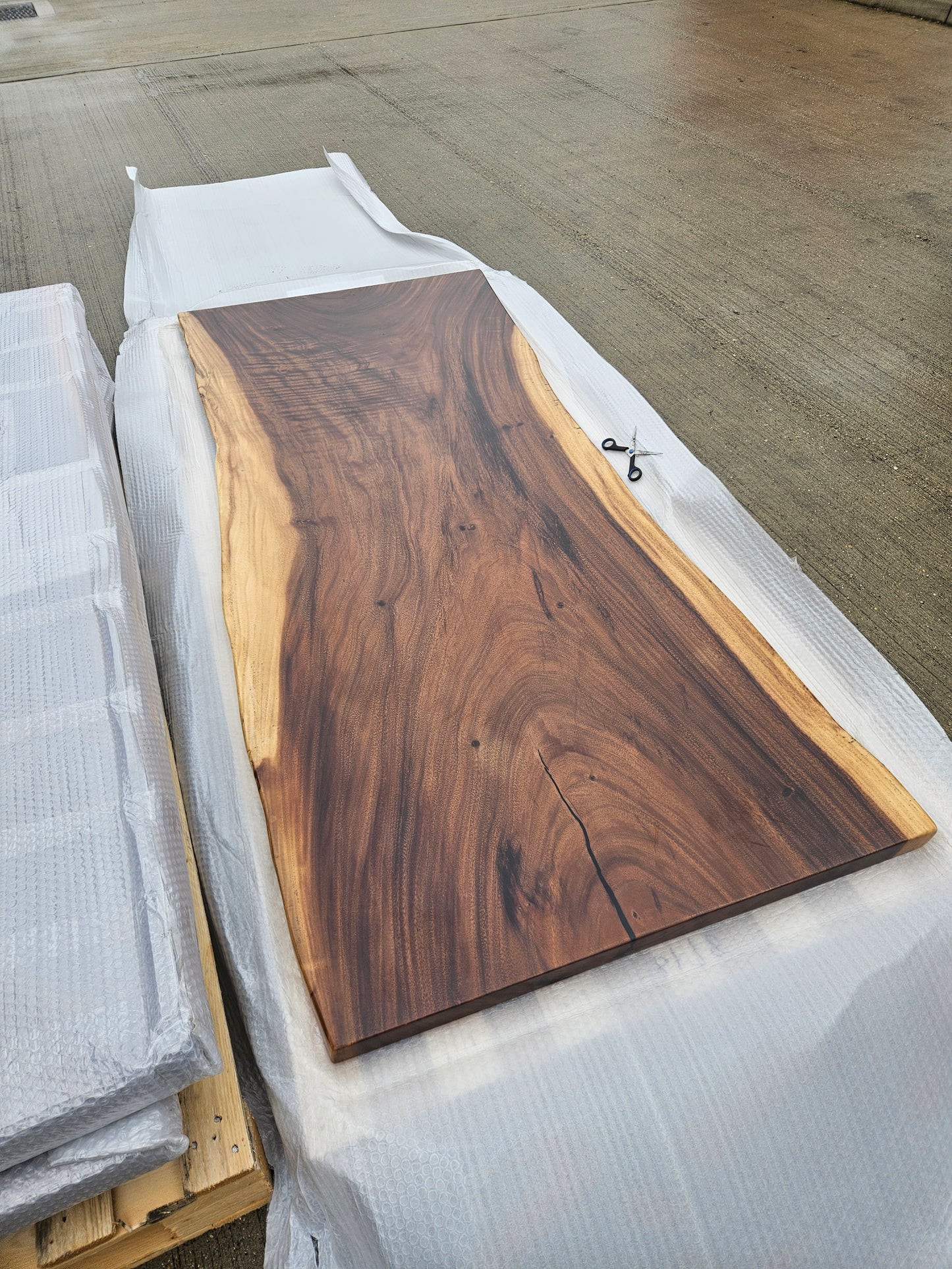 Table number 12 (210x86cm)