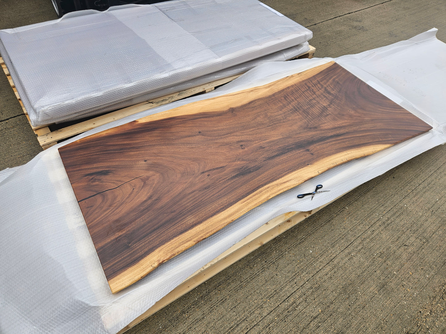 Table number 12 (210x86cm)