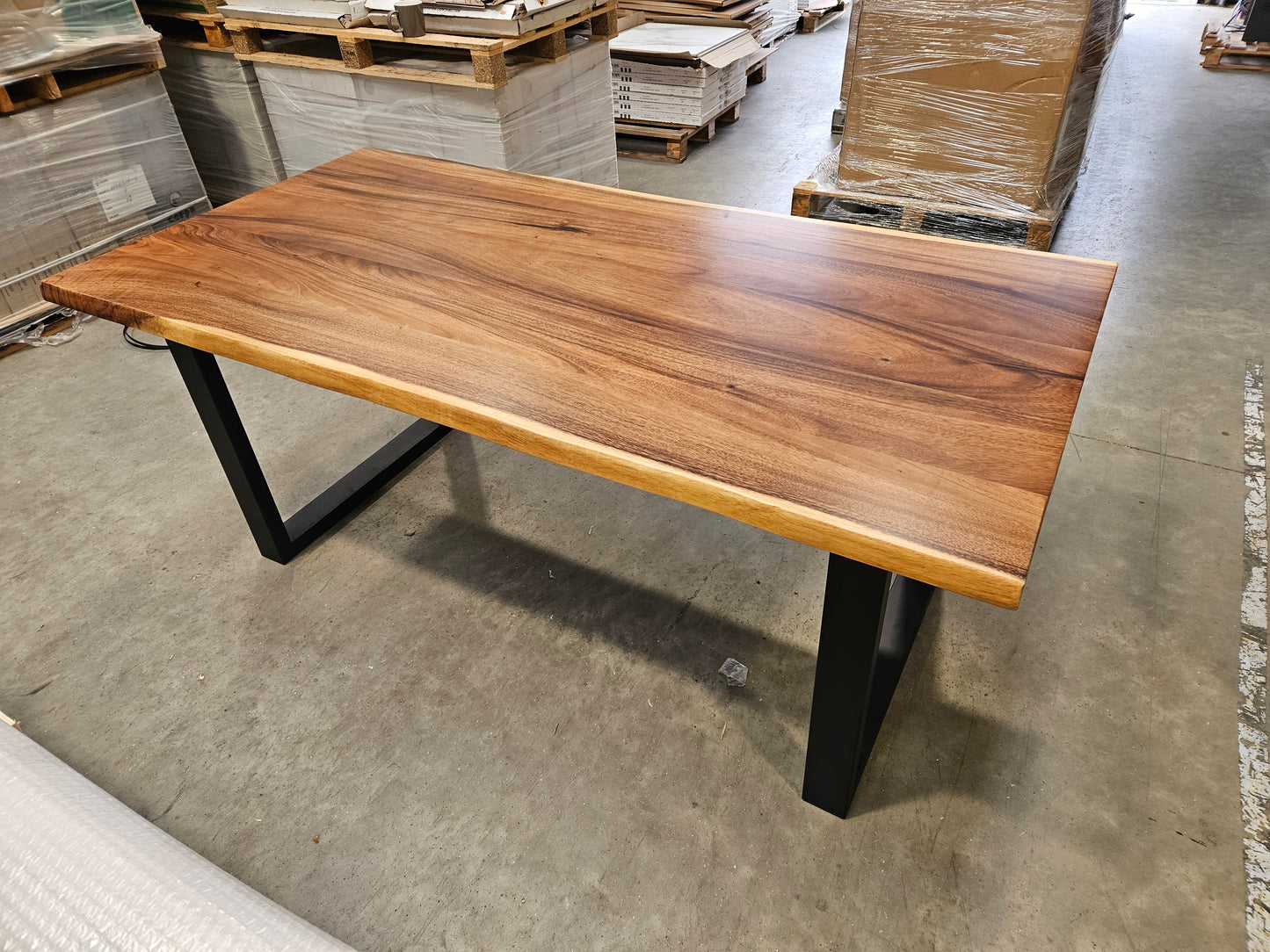 Plank Walnut Table 180x90cm